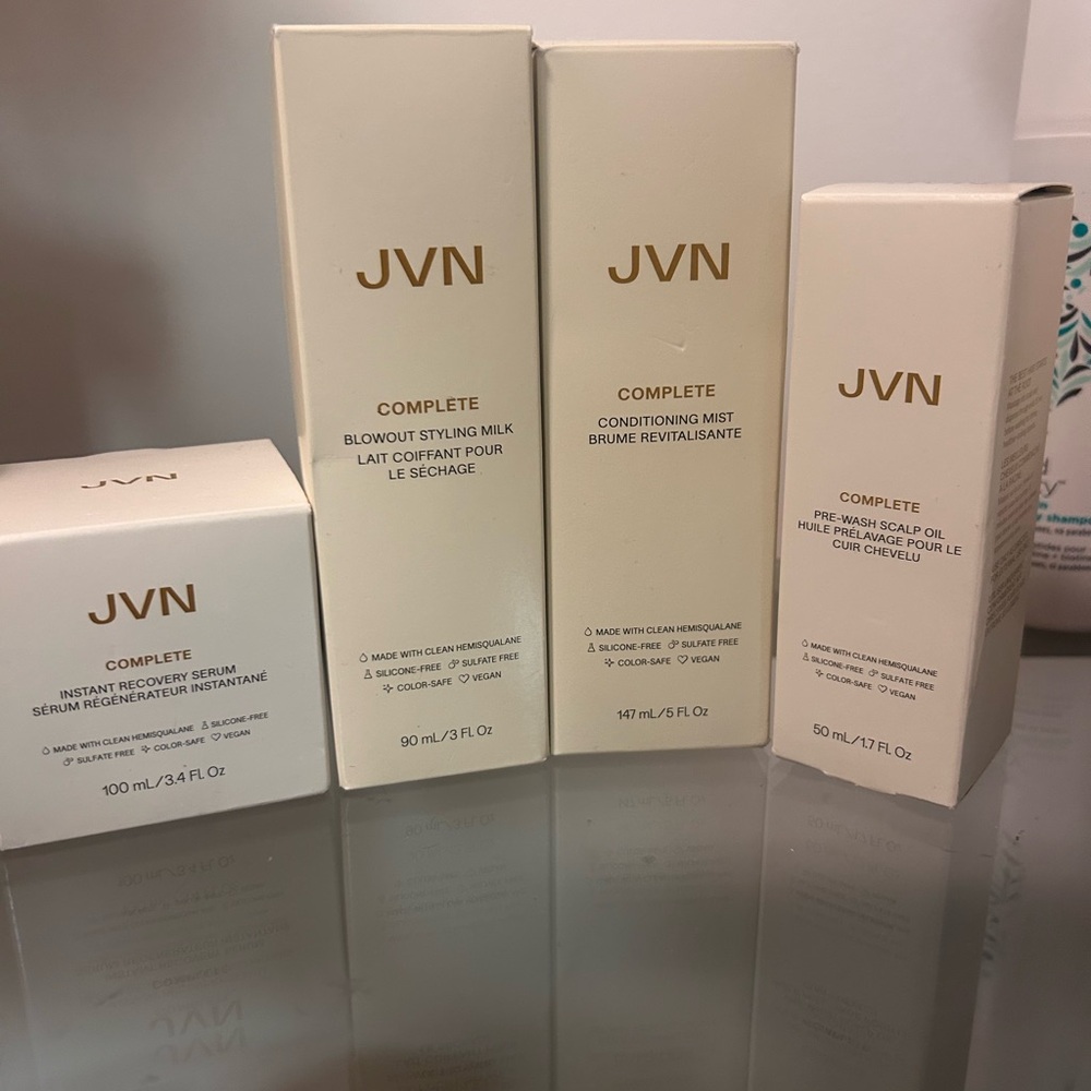 JVN by Jovani Complete Hair Care Set in Cream and Gold